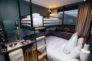 Отель The Devlin Dublin Дублин Bunk Rooms-4